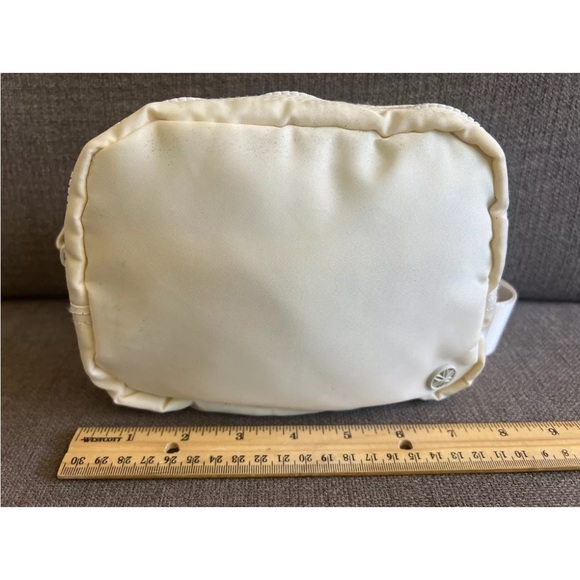 Gaiam Yoga Sidekick  Waist Fanny Pack, Cream - Picture 2 of 8